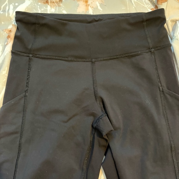 Closet Refresh - 6 Piece Multi-Brand Bundle - Mixed Size Clothing Lot Capsule - Picture 11 of 16